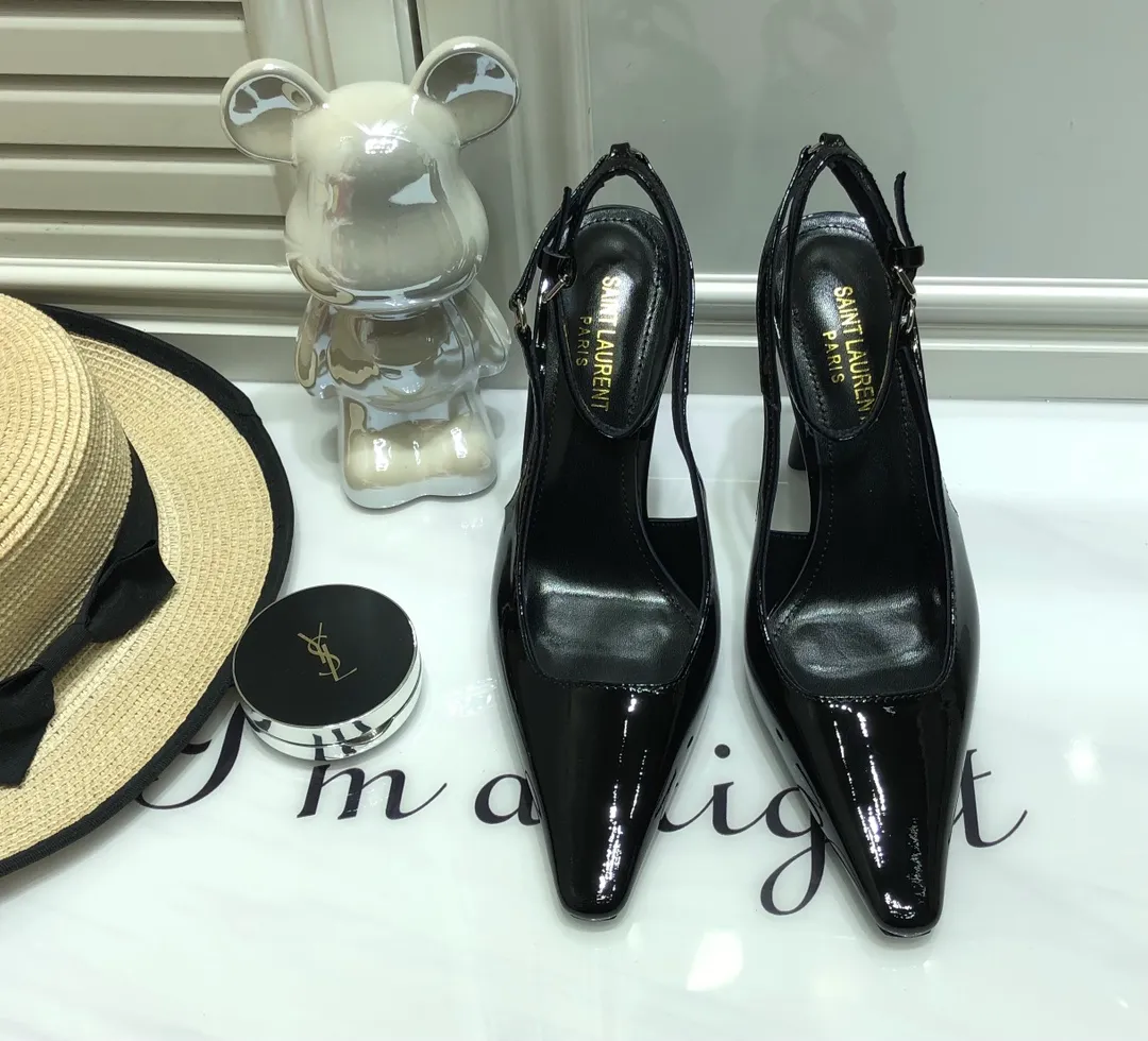 👟👟Ex-factory price 560👟👟 Top quality Saint Laurent/Yves Saint Laurent 2024 spring and summer new style👠Small square toe high heels of the same style as Rose. The layered leather high heels are very good at modifying the foot shape. In recent years, SLP has become more and more understanding of women in high heels. ysl beautiful high heels 👠Number of yards: 35-40 (41 customized, non-returnable) Upper: open edge beaded cowhide/patent leather, lining Imported sheepskin lining, sole: genuine leather outsole, heel height: 10cm (heel imported from Italy)